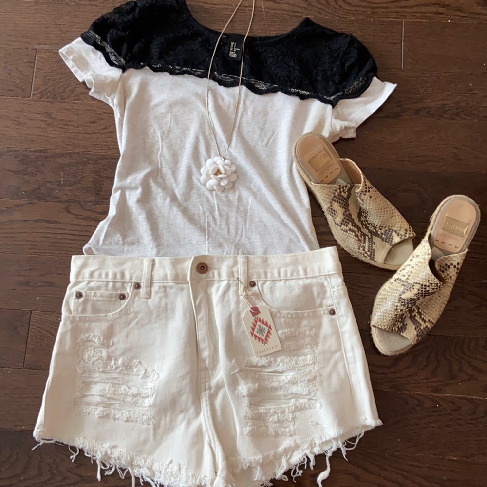 Off-White ripped denim shorts size 29